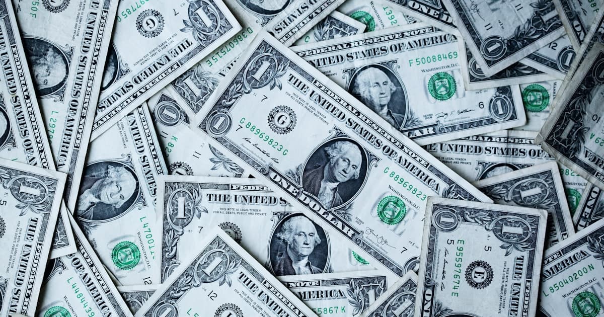 Comprar Dólares en el Banco vs USDT: Cuál te Conviene Más en 2026